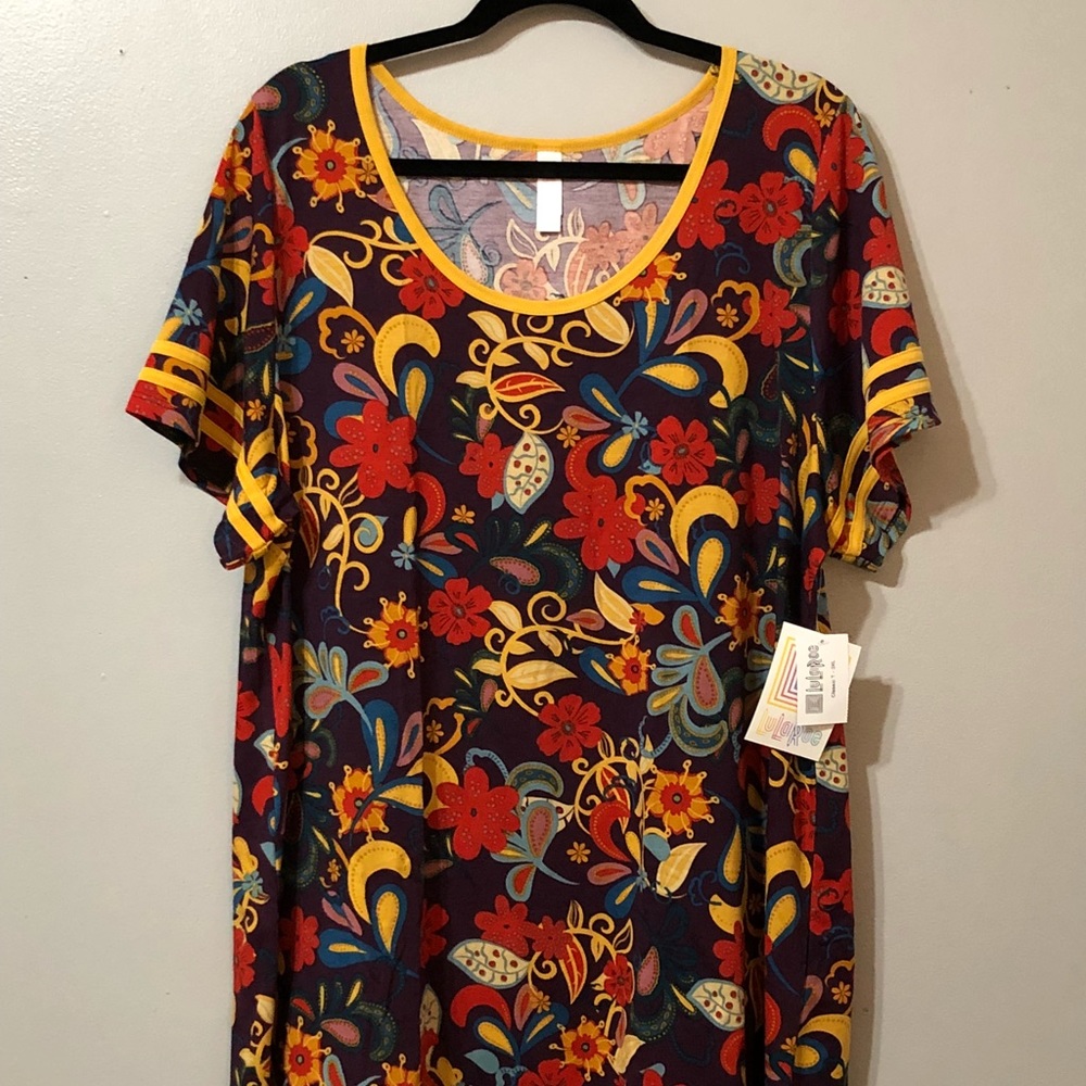 LuLaRoe classic tee